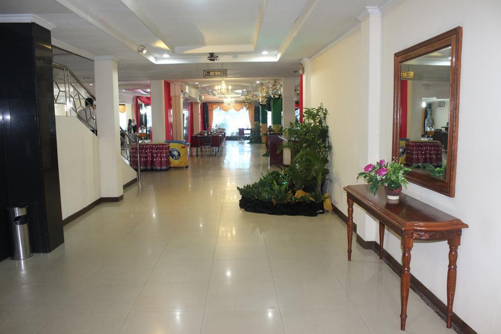 Hotel Duta 巨港 外观 照片